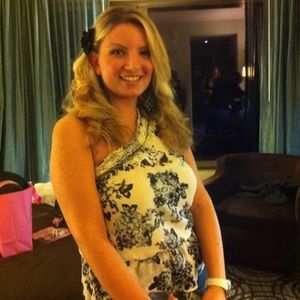 Hi all..my name is Deb hope you enjoy my closet!